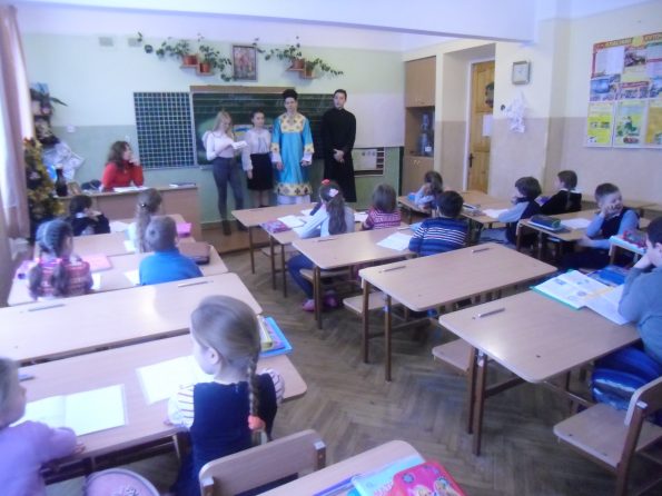 Святий Миколай завітав до учнів 1-4 класів