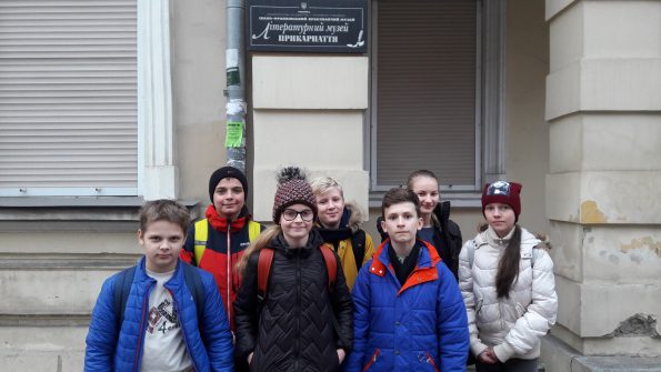 Екскурсія до Літературного  музею
